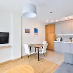 Apartament Pileckiego 59 Z Oddzielną Sypialnią I Bepłatny Parking By Perfect *