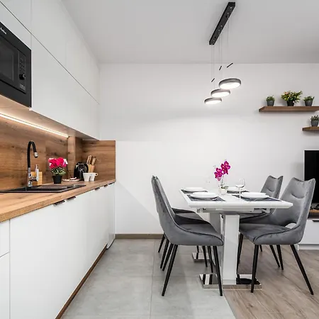 Pileckiego 59 Z Oddzielną Sypialnią I Bepłatny Parking By Perfect Apartament