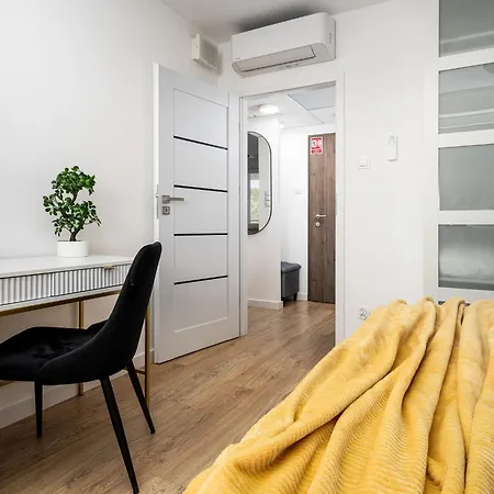 Pileckiego 59 Oddzielna Sypialnia I Beplatny Parking By Perfect شقة *