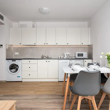 Pileckiego 59 Oddzielna Sypialnia I Beplatny Parking By Perfect *