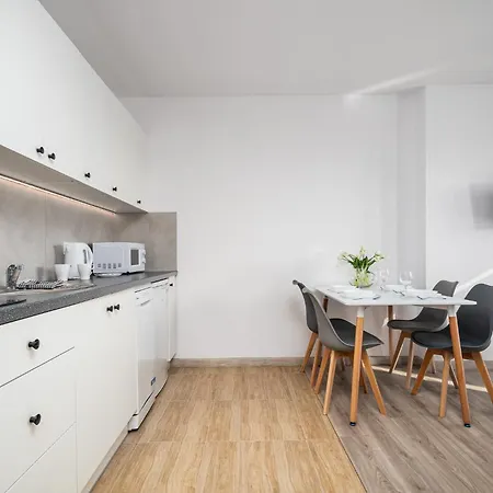 Pileckiego 59 Oddzielna Sypialnia I Beplatny Parking By Perfect شقة