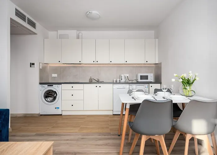 Pileckiego 59 Oddzielna Sypialnia I Beplatny Parking By Perfect *