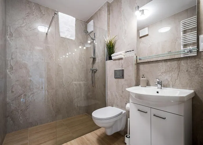 Pileckiego 59 Oddzielna Sypialnia I Beplatny Parking By Perfect *