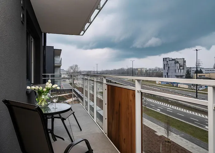 Pileckiego 59 Oddzielna Sypialnia I Beplatny Parking By Perfect Warsaw