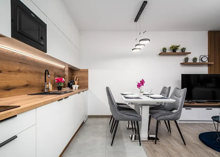 Pileckiego 59 Oddzielna Sypialnia I Beplatny Parking By Perfect Apartment