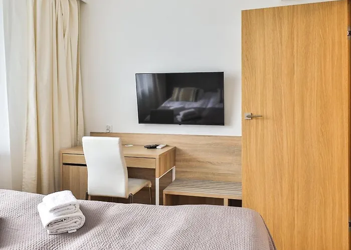 Pileckiego 59 Oddzielna Sypialnia I Beplatny Parking By Perfect Apartment