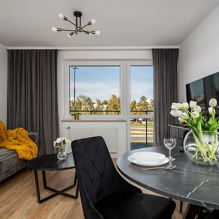 Pileckiego 59 Oddzielna Sypialnia I Beplatny Parking By Perfect Apartamento