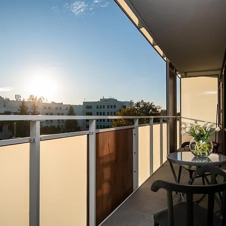 Pileckiego 59 Oddzielna Sypialnia I Beplatny Parking By Perfect Apartamento Varsovia