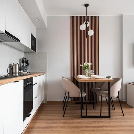 Pileckiego 59 Oddzielna Sypialnia I Beplatny Parking By Perfect Apartamento *