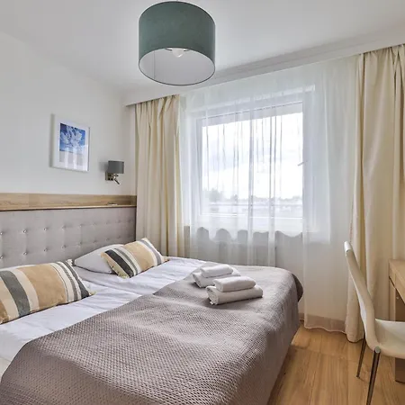 Pileckiego 59 Oddzielna Sypialnia I Beplatny Parking By Perfect Apartamento