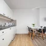 Pileckiego 59 Oddzielna Sypialnia I Beplatny Parking By Perfect Apartamento