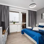 Pileckiego 59 Oddzielna Sypialnia I Beplatny Parking By Perfect Apartamento