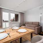 Pileckiego 59 Oddzielna Sypialnia I Beplatny Parking By Perfect Apartamento