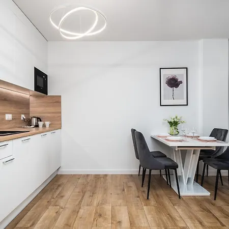 Apartamento Pileckiego 59 Oddzielna Sypialnia I Beplatny Parking By Perfect Varsóvia