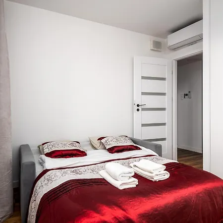 Pileckiego 59 Z Oddzielna Sypialnia I Beplatny Parking By Perfect *