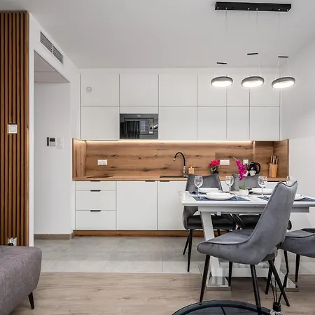 Apartamento Pileckiego 59 Oddzielna Sypialnia I Beplatny Parking By Perfect Varsóvia