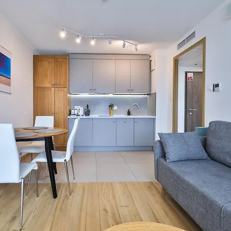 Pileckiego 59 Oddzielna Sypialnia I Beplatny Parking By Perfect Apartamento